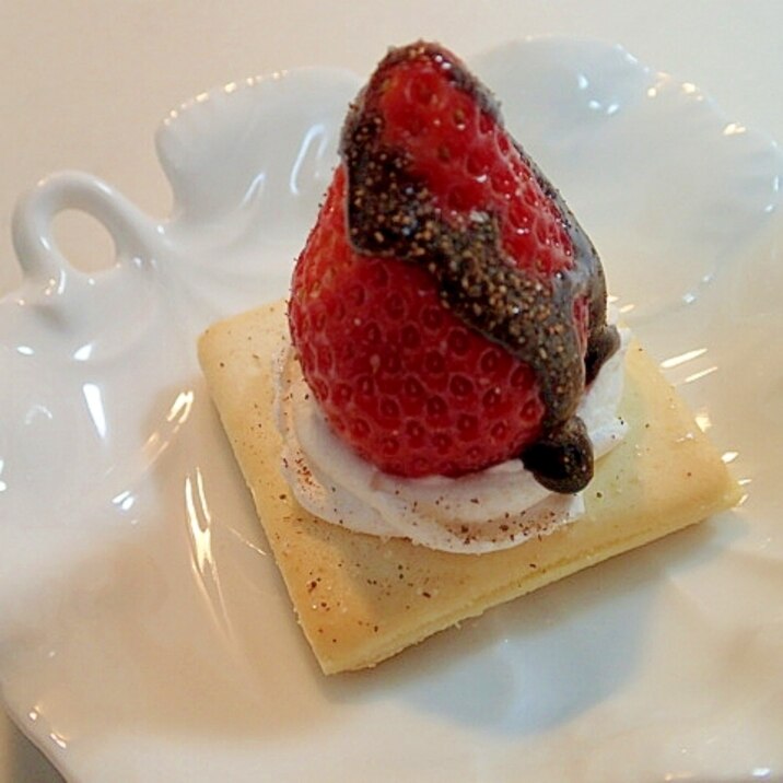 チョコ シナモンシュガーで ホイップと苺の白い恋人 レシピ 作り方 By ぷ みぃまま 楽天レシピ チョコ シナモンシュガーで ホイップと苺の白い恋人 レシピ 作り方 By ぷ みぃまま 楽天レシピ